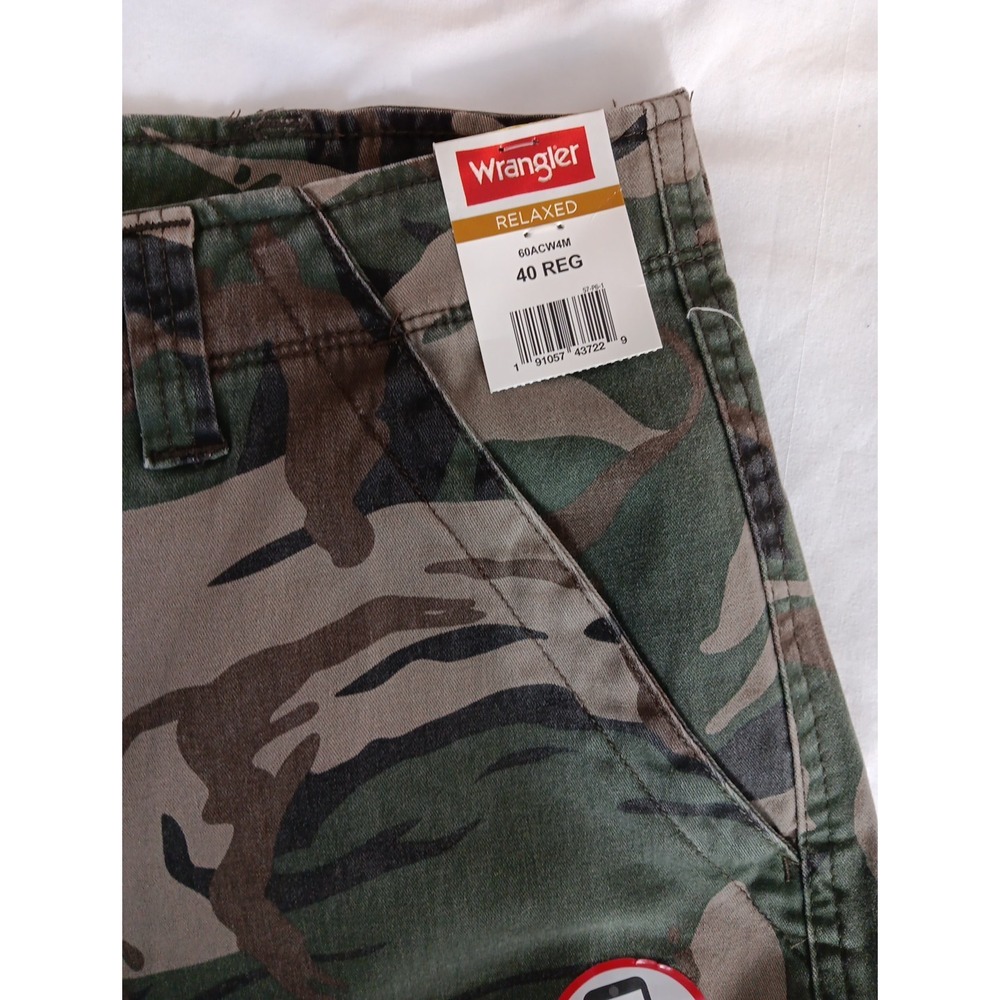 Men's Wrangler Relaxed Fit Cargo Shorts w/ Stretch Green Brown Camo Size 40R